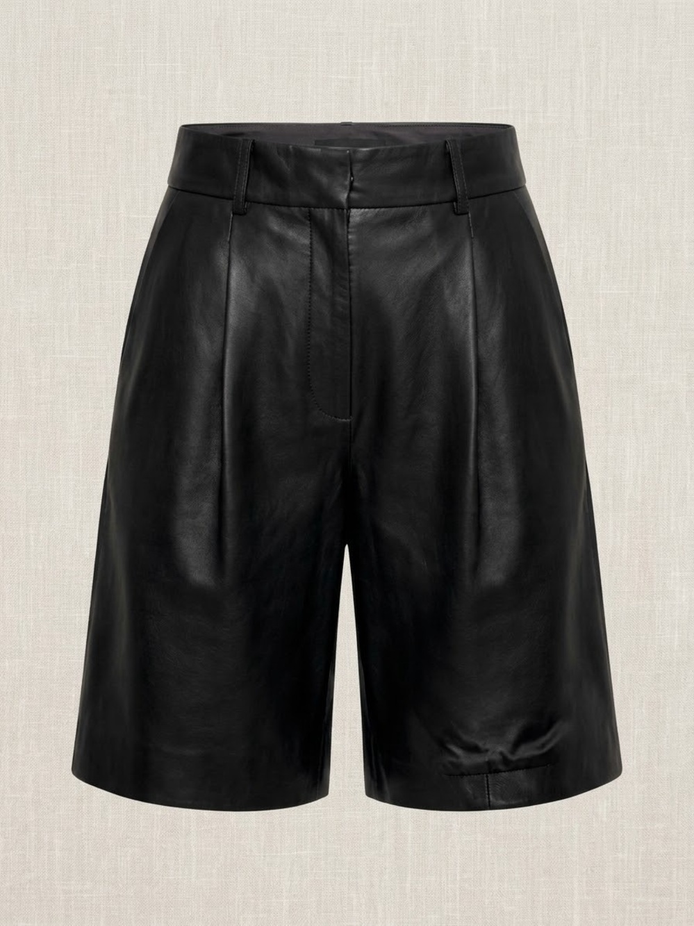 NWT Rare rag & bone Irina Leather Bermuda Shorts Size 4 Black High Rise Pleated